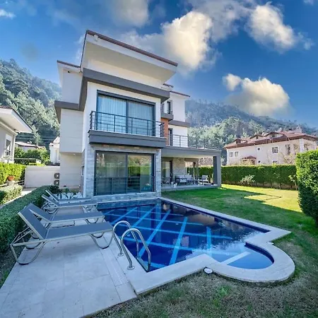 Paris Villa